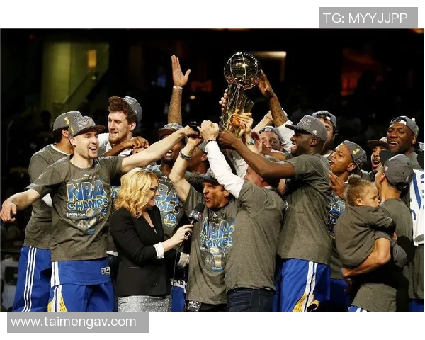 2015年NBA季后赛勇士队与对手的精彩对决回顾与分析